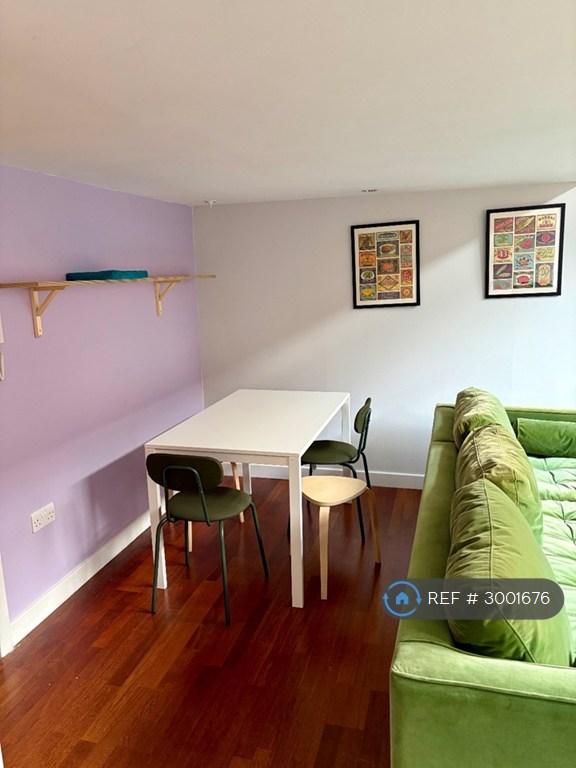 Apartment in Newcastle upon Tyne, Tyne and Wear - View 4