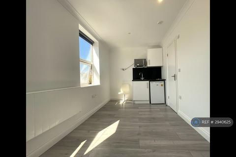 Studio to rent, Unit D, London, SE6