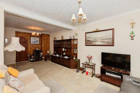 3 bedroom semi-detached house for sale, Saltash Road, Ilford, IG6