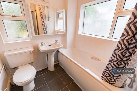 1 bedroom in a house share to rent, Thornton Road, Stoke-On-Trent, ST4