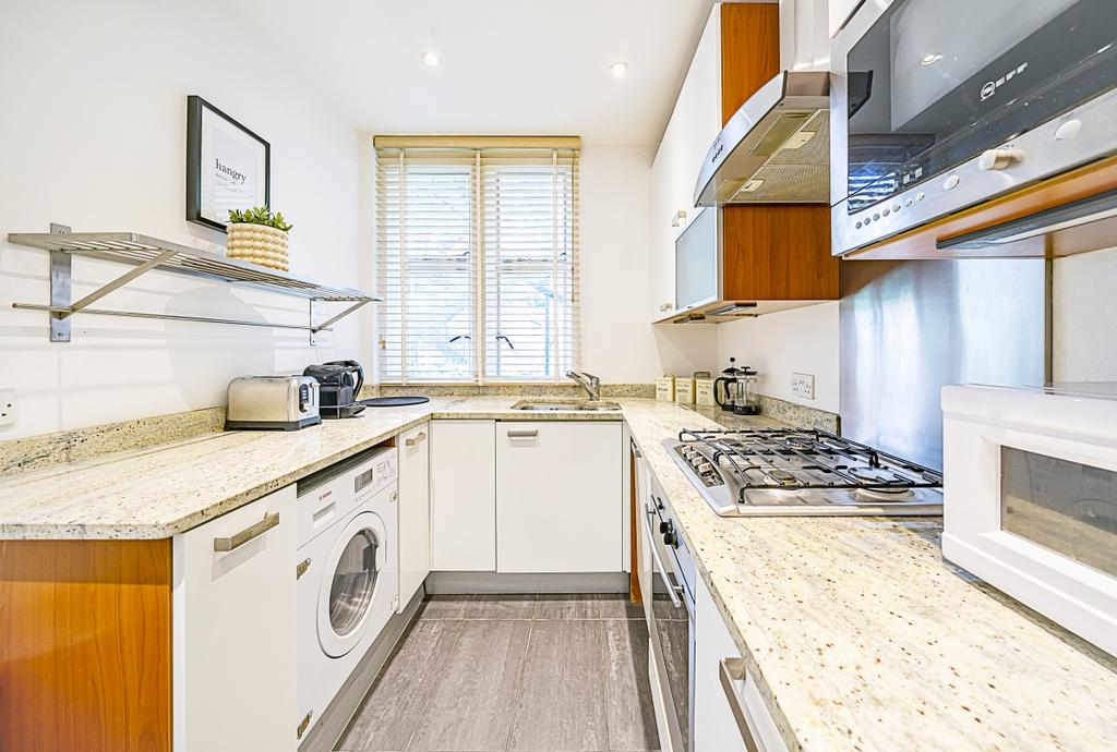 Apartment in London, Kensington - More