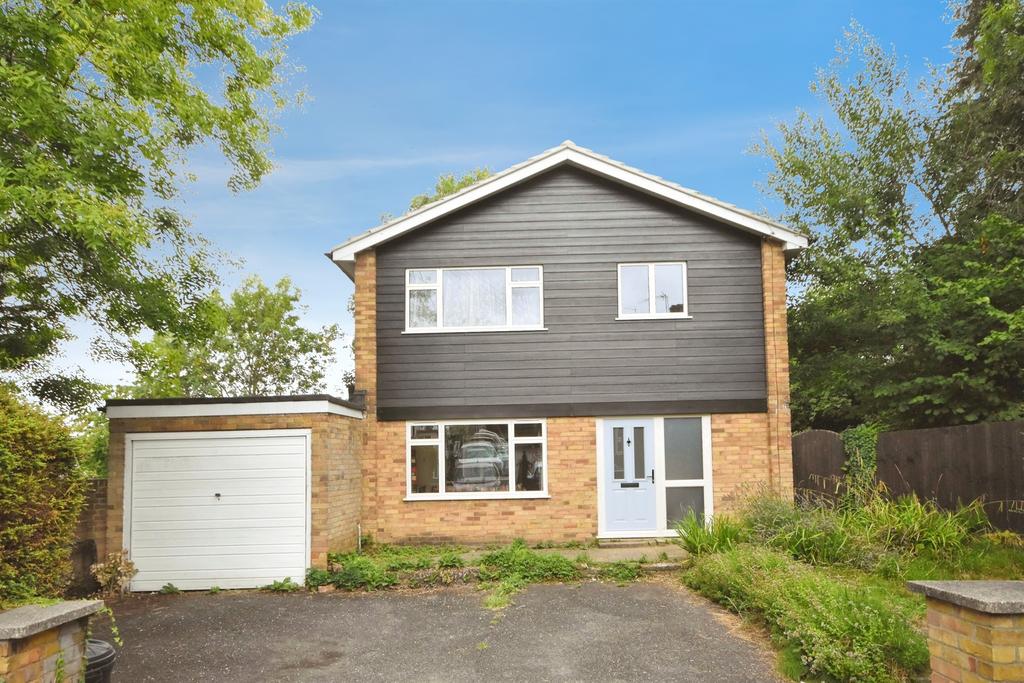 Detached house exterior, driveway, garage