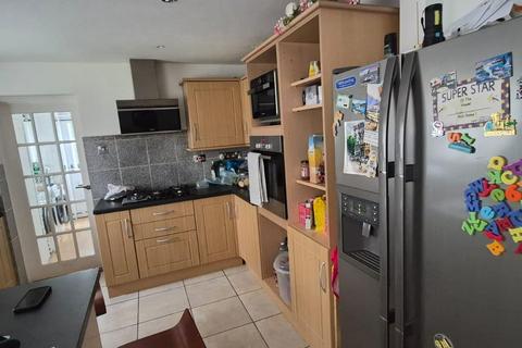4 bedroom detached house to rent, Wells Close, Kempston, Bedford
