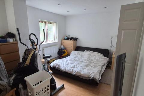 4 bedroom detached house to rent, Wells Close, Kempston, Bedford