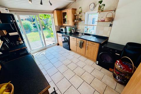 3 bedroom semi-detached house for sale, Llanybydder, SA40