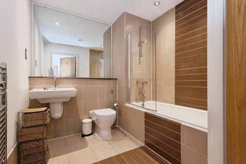 2 bedroom flat for sale, Hornbeam Way, Manchester, Greater Manchester, M4