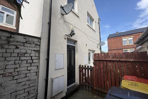 2 bedroom apartment to rent, Eldon Street, Preston