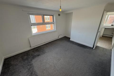 2 bedroom apartment to rent, Eldon Street, Preston