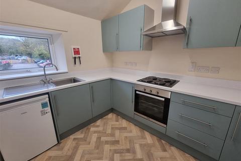2 bedroom flat to rent, Hill Street, Lydney