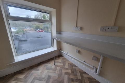 2 bedroom flat to rent, Hill Street, Lydney