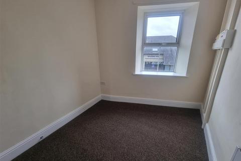 2 bedroom flat to rent, Hill Street, Lydney