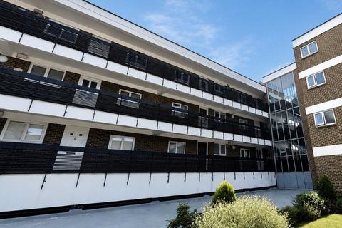 2 bedroom flat to rent, Cairns Court, Norfolk NR4
