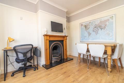 3 bedroom semi-detached house for sale, Belvoir Drive, Leicester, LE2