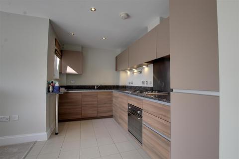 2 bedroom penthouse to rent, Pepys Court, Cambridge CB4