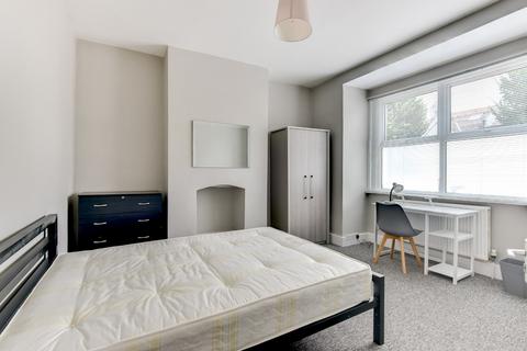 1 bedroom terraced house to rent, Bernard Road, Brighton BN2