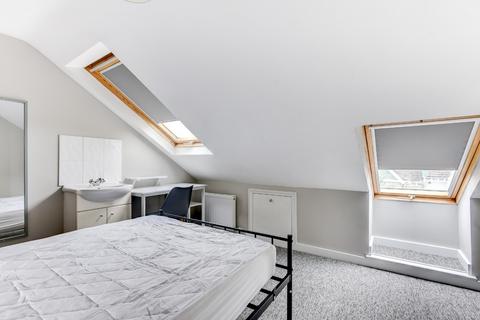 1 bedroom terraced house to rent, Bernard Road, Brighton BN2