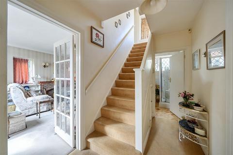 4 bedroom detached house for sale, Highfields, East Horsley