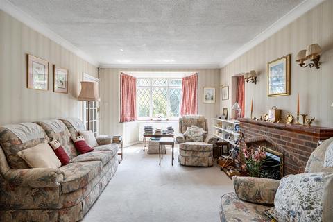 4 bedroom detached house for sale, Highfields, East Horsley