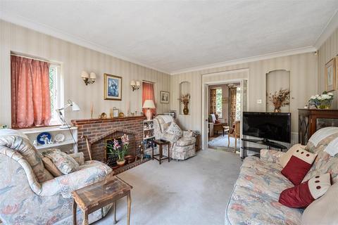 4 bedroom detached house for sale, Highfields, East Horsley