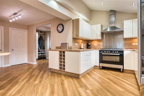 6 bedroom detached house for sale, Windsor Oval, Wakefield WF3