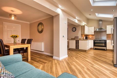 6 bedroom detached house for sale, Windsor Oval, Wakefield WF3