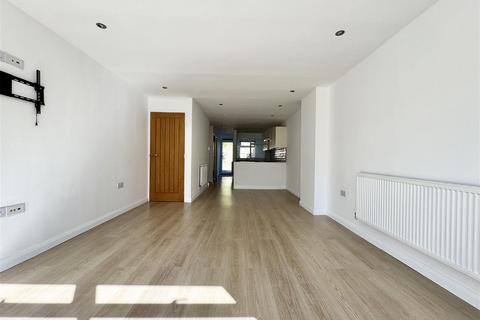 2 bedroom terraced house to rent, Westgate, Almondbury, Huddersfield, HD5 8XJ