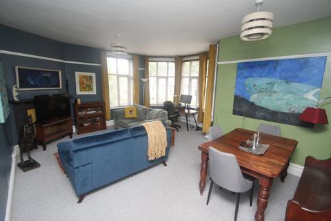 2 bedroom flat to rent, St. Marys Walk, Harrogate, North Yorkshire, HG2