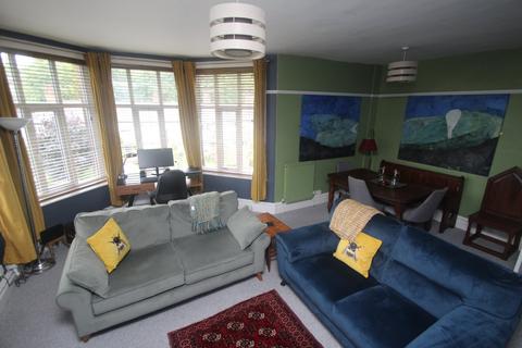 2 bedroom flat to rent, St. Marys Walk, Harrogate, North Yorkshire, HG2