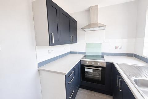 2 bedroom terraced house for sale, Bradford Road, Clayton, Bradford