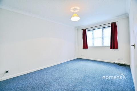Studio to rent, Newcourt, Uxbridge, UB8
