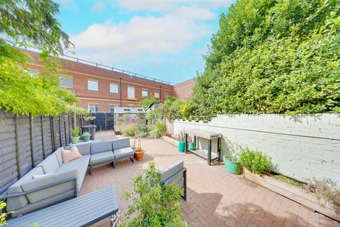 2 bedroom terraced house for sale, Perry Hall Road, Orpington