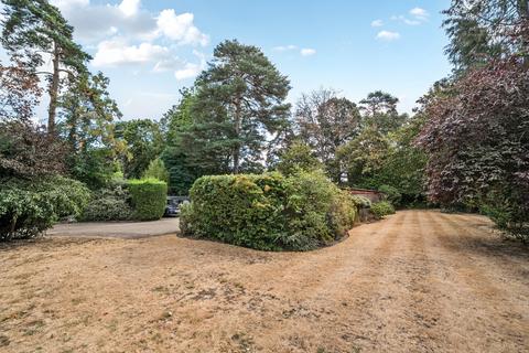 2 bedroom flat for sale, Bridgewater Road, Weybridge, KT13
