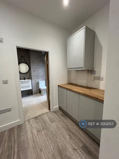 2 bedroom flat to rent, Mere Lane, Rochdale, OL11