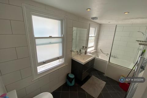 Studio to rent, Norfolk Square, Brighton, BN1
