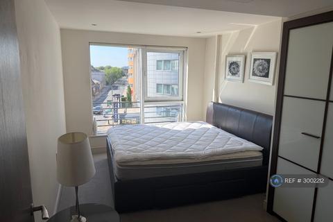 2 bedroom flat to rent, Octavia House, London, SW6