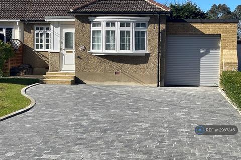 3 bedroom bungalow to rent, Hatch Road, Brentwood, CM15