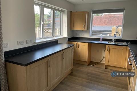 3 bedroom bungalow to rent, Hatch Road, Brentwood, CM15