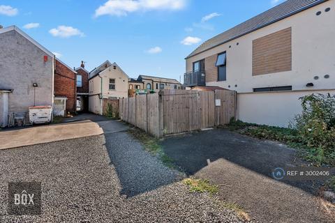 2 bedroom flat to rent, Keynsham, Bristol, BS31
