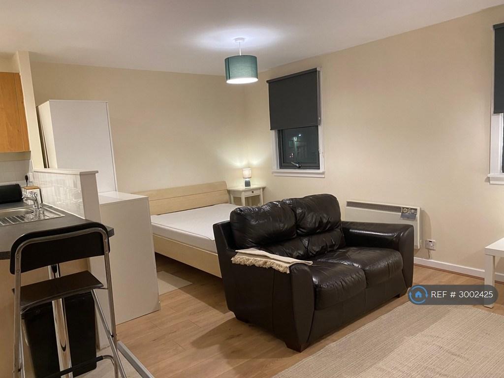 Apartment in Glasgow - View 2