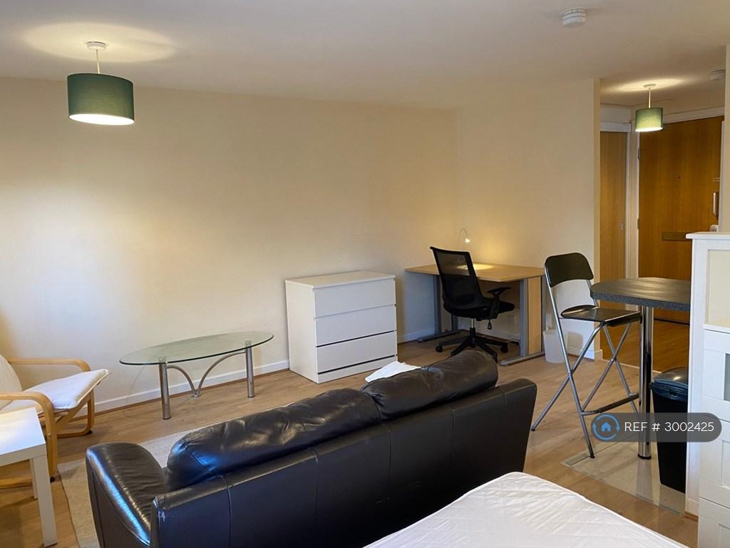 Apartment in Glasgow - View 3