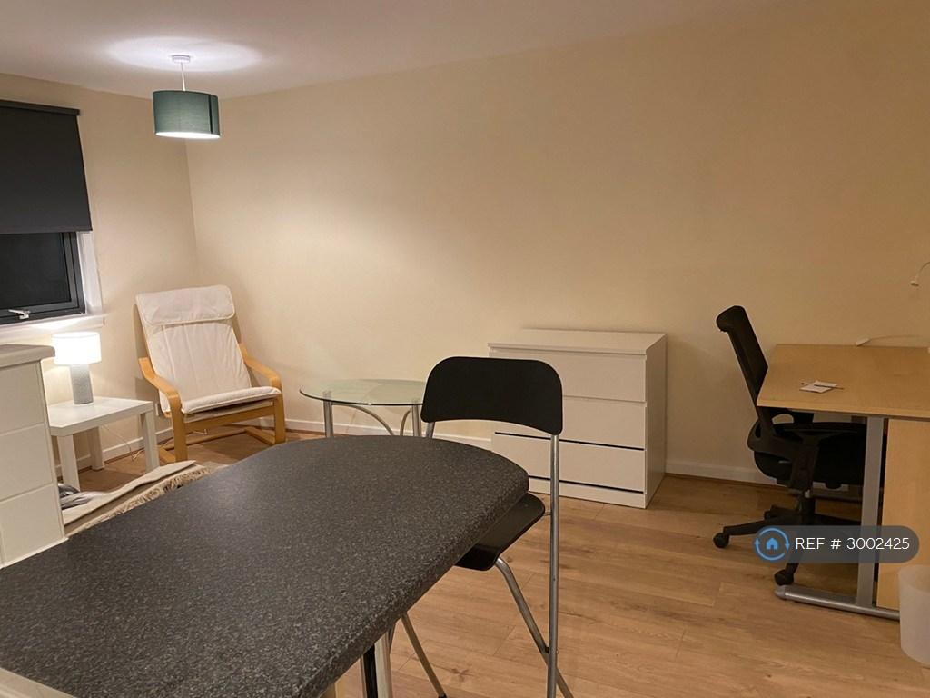 Apartment in Glasgow - View 4