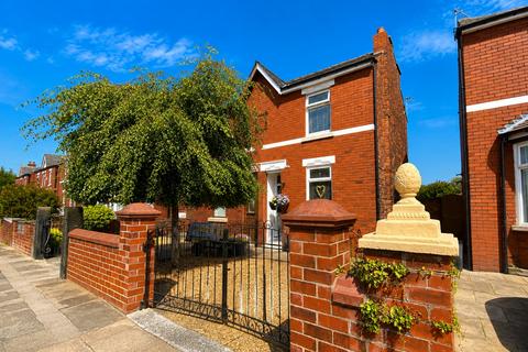 3 bedroom semi-detached house for sale, Warren Road, Southport PR9