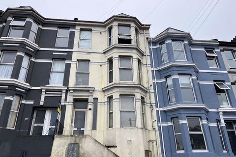 Studio to rent, Lipson Road/Alexandra Road Plymouth:  Large self contained studio flat for single person