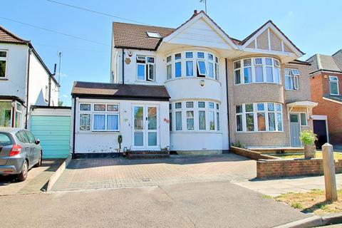 5 bedroom semi-detached house for sale, Moat Drive, Harrow