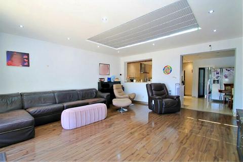 5 bedroom semi-detached house for sale, Moat Drive, Harrow