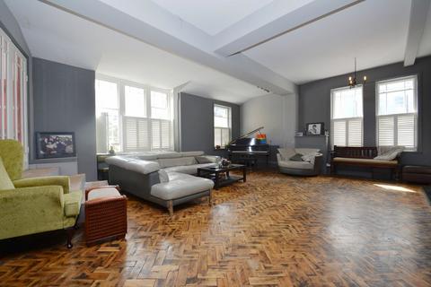 4 bedroom terraced house for sale, Town House, High Street, Queenborough.