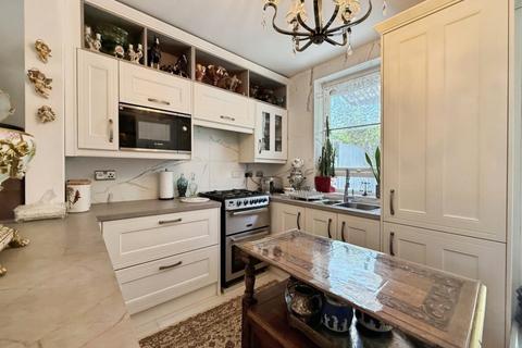 2 bedroom semi-detached house to rent, Doe Royd Crescent, Sheffield