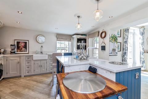 5 bedroom detached house for sale, Medway Road, Brompton, Gillingham
