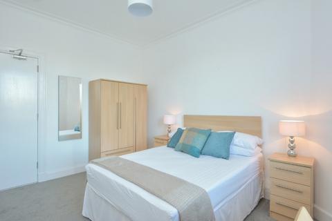 3 bedroom flat to rent, Dundee Terrace, Edinburgh, EH11