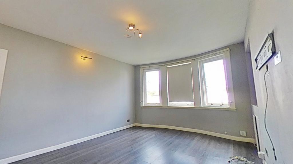 Apartment in Paisley, Lochfield - View 2